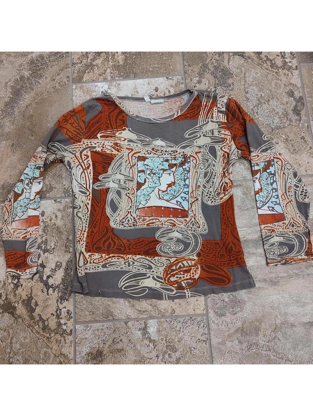 Tan gray and orange lady with leaves in hair print 3/4 sleeve shirt